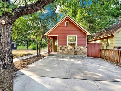 Property photo 2 at 301 Armstrong ST - 3 bed 1 bath home