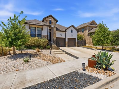 Property photo 5 at 301 Carpenter Hill DR - 4 bed 3 bath home