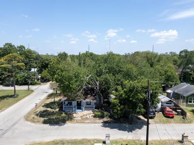 Property photo 3 at 301 Holly Ave - 3 bed 2 bath home