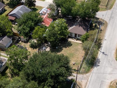 Property photo 5 at 301 Holly Ave - 3 bed 2 bath home