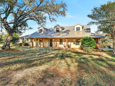 Living area at 301 Medlin Creek LOOP - 3 bed 2 bath home