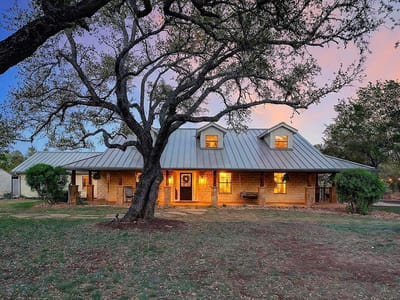 Living area at 301 Medlin Creek LOOP - 3 bed 2 bath home