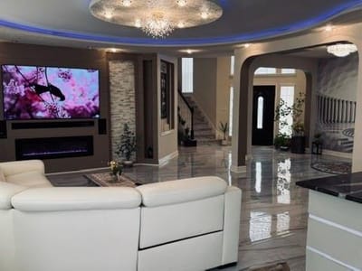 Living area at 301 S Lynnwood TRL - 4 bed 2 bath home