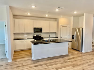 Living area at 301 Texas Agate DR - 5 bed 2 bath home