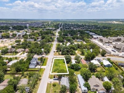 Property photo 3 at 301 W Eggleston ST - Manor Town, Manor, TX