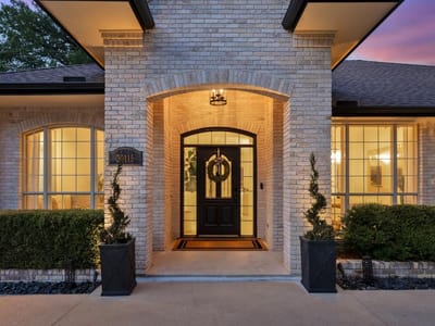 Living area at 30115 Saw Grass TRL - 4 bed 2 bath home