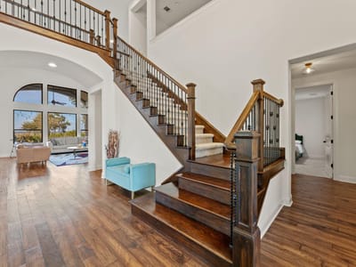 Property photo 4 at 3013 Vista Heights DR - 4 bed 4 bath home