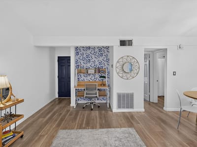 Property photo 2 at 3018 S 1st ST Unit #205 - 1 bed 1 bath home