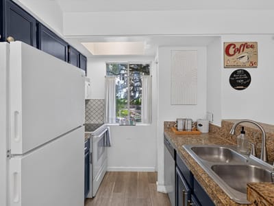 Property photo 3 at 3018 S 1st ST Unit #205 - 1 bed 1 bath home