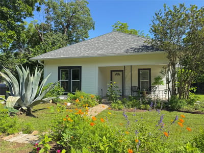 Kitchen at 302 E Brenham ST - 3 bed 2 bath home
