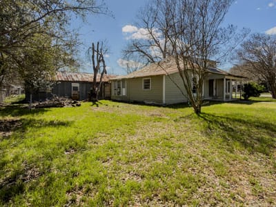 Primary bedroom at 302 E Crockett St - 3 bed 1 bath home