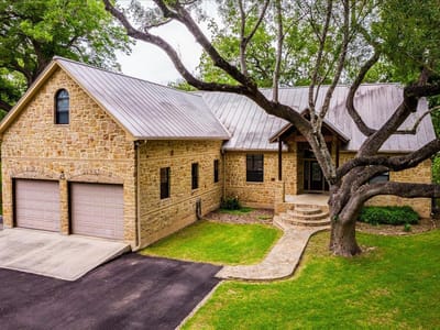 Living area at 302 Guadalupe River Dr - 4 bed 3 bath home