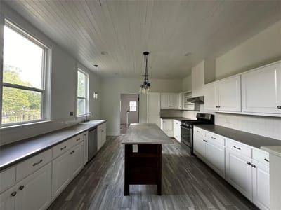 Living area at 302 N Fm 1660 Highway - 3 bed 2 bath home