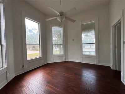 Bathroom at 302 N Fm 1660 Highway - 3 bed 2 bath home