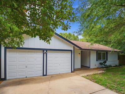 Living area at 302 Shadow Bend CV - 3 bed 2 bath home