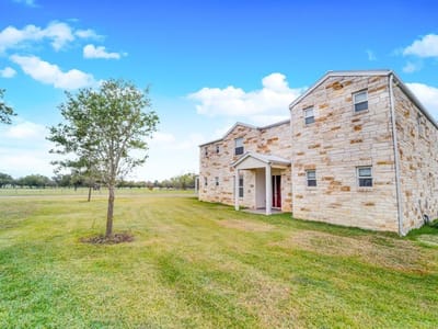 Property photo 4 at 303 Bob's TRL - 5 bed 4 bath home