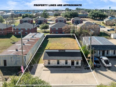 Primary bedroom at 303 Childress DR - A0720, Rockdale, TX