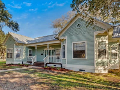 Primary bedroom at 303 S Franklin St - 3 bed 2 bath home