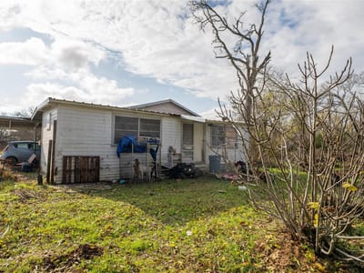 Living area at 303  Yoakum St - 3 bed 1 bath home