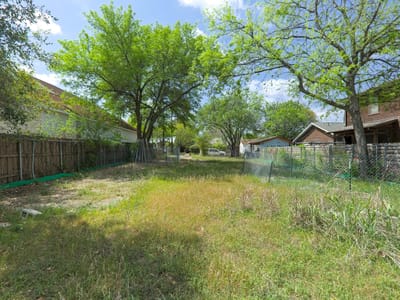 Living area at 304 Ben Howell Dr - Live Oak Grove Add, Austin, TX