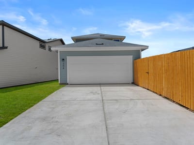 Property photo 2 at 304 Constanza TRL - 3 bed 2 bath home