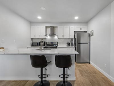 Primary bedroom at 304 E 33rd ST Unit #4 - 1 bed 1 bath home