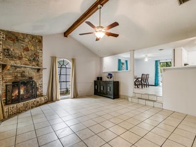 Property photo 4 at 304 Lea LN - 2 bed 2 bath home
