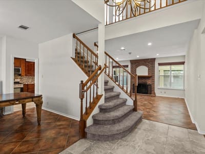 Living area at 304 Marigold LN - 5 bed 3 bath home