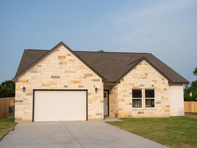 Living area at 304 String Prairie Way - 3 bed 2 bath home