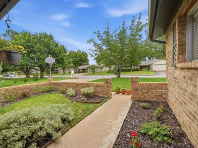 Kitchen at 304 White Wing WAY - 3 bed 2 bath home
