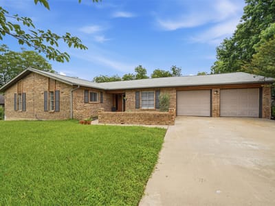 Primary bedroom at 304 White Wing WAY - 3 bed 2 bath home