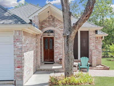 Property photo 3 at 304 Woodstone DR - 3 bed 2 bath home