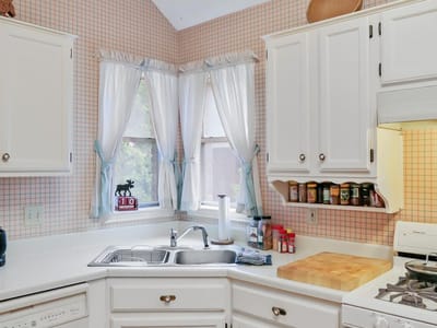 Property photo 5 at 304 Woodstone DR - 3 bed 2 bath home