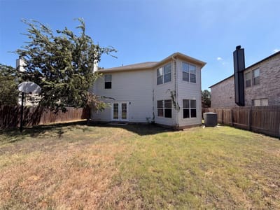 Property photo 5 at 305 Edgewood CV - 4 bed 2 bath home