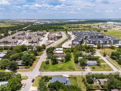 Property photo 3 at 305 Eggleston ST - 305 W Eggleston, Manor, TX