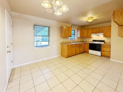 Property photo 4 at 305 Highland DR - 3 bed 1 bath home