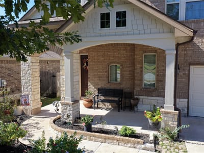 Photo 2 of 34 at 305 Lightcliff ST - 4 bed 2 bath home