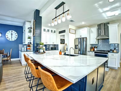 Photo 3 of 34 at 305 Lightcliff ST - 4 bed 2 bath home