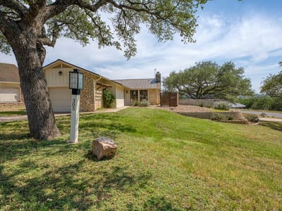 Property photo 4 at 305 Onyx DR - 3 bed 2 bath home