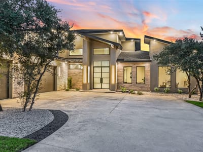 Living area at 305 Shady Tree DR - 4 bed 3 bath home