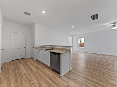 Property photo 5 at 305 Silent Meadow RUN - 5 bed 3 bath home