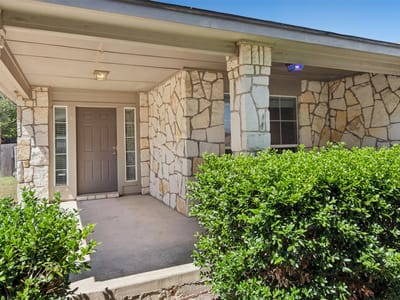 Property photo 3 at 305 Verano DR - 4 bed 2 bath home