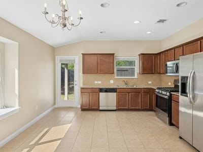 Property photo 4 at 305 Verano DR - 4 bed 2 bath home