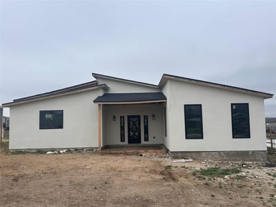 Living area at 306 Centella Cir - 3 bed 3 bath home