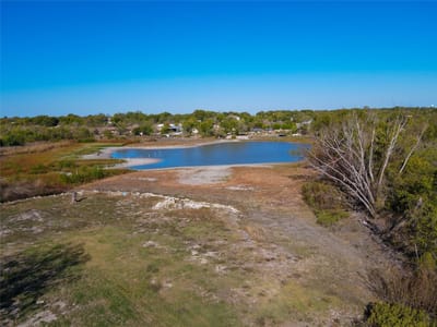 Living area at 306 Cresthill CSWY - Green Pastures Sec 3, Kyle, TX