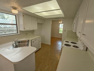 Primary bedroom at 306 Lakeway DR - 3 bed 2 bath home