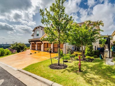 Living area at 306 Olivia DR Unit #125 - 4 bed 3 bath home