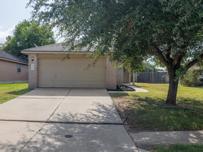 Property photo 2 at 306 Quail Hollow DR - 3 bed 2 bath home