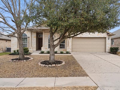 Living area at 306 Tom Kite Dr - 3 bed 2 bath home
