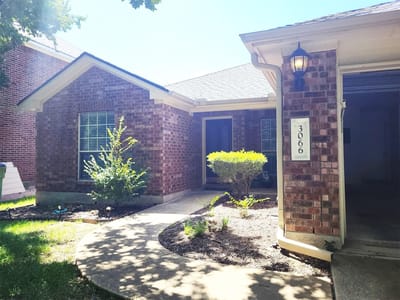 Living area at 3066 Bent Tree LOOP - 4 bed 2 bath home